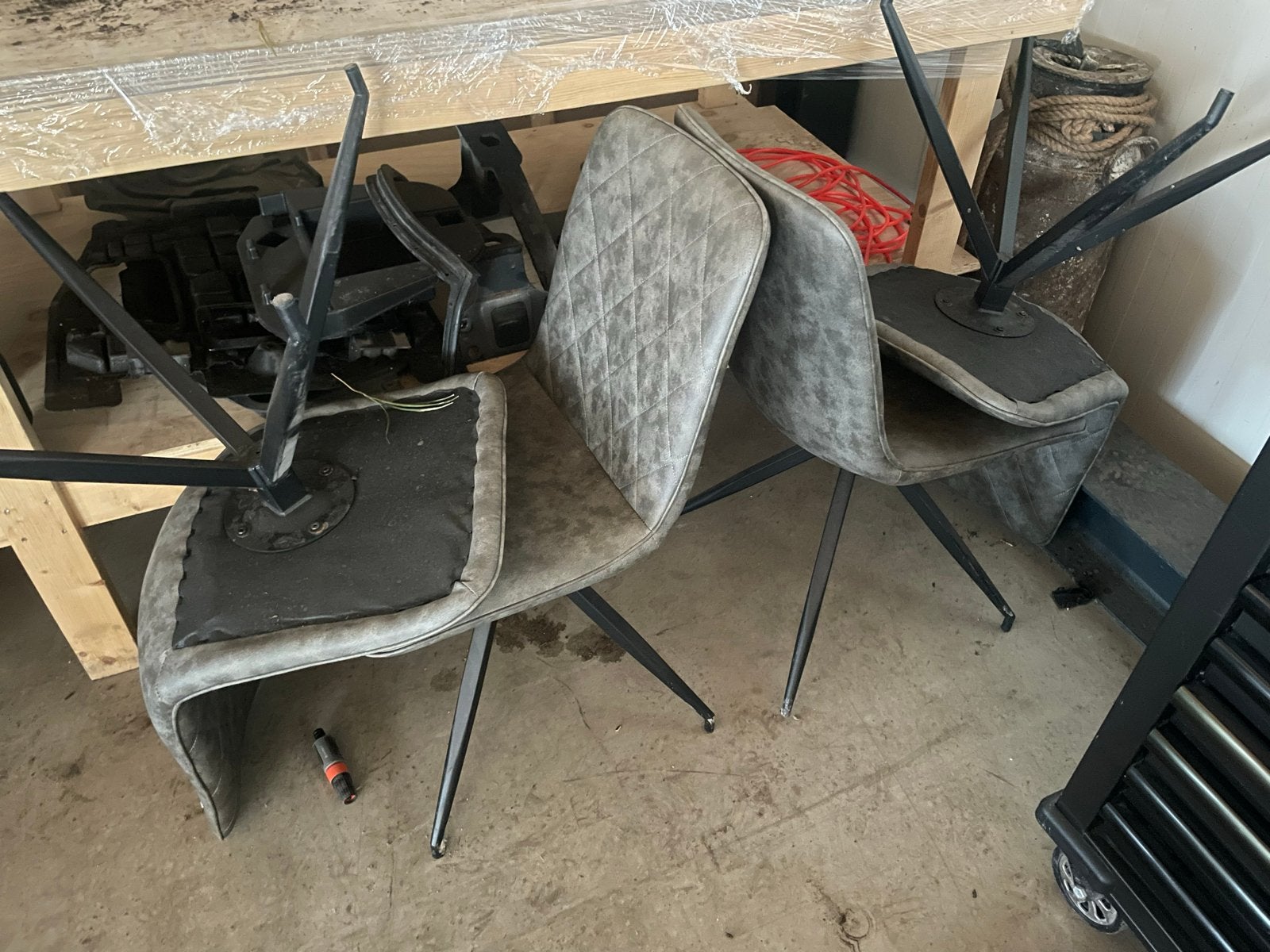 4 gebruikte stoelen gratis