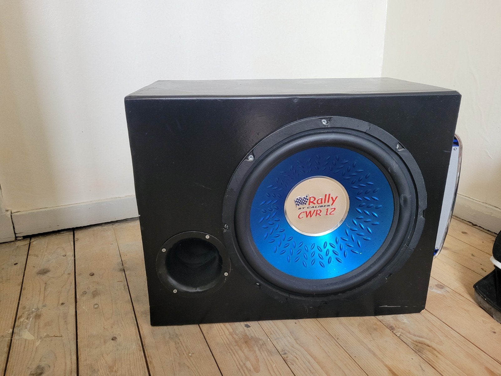 Caliber Rally Subwoofer 360W - Krachtige Baservaring, Gebruikt, Subwoofer, Ophalen of Verzenden, Basreflex