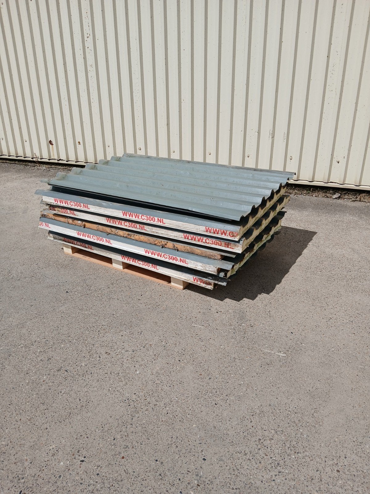 Geïsoleerde golfplaten 160 x 100, Doe-het-zelf en Verbouw, Dakpannen en Dakbedekking, Ophalen, Golfplaat, Metaal, Grijs