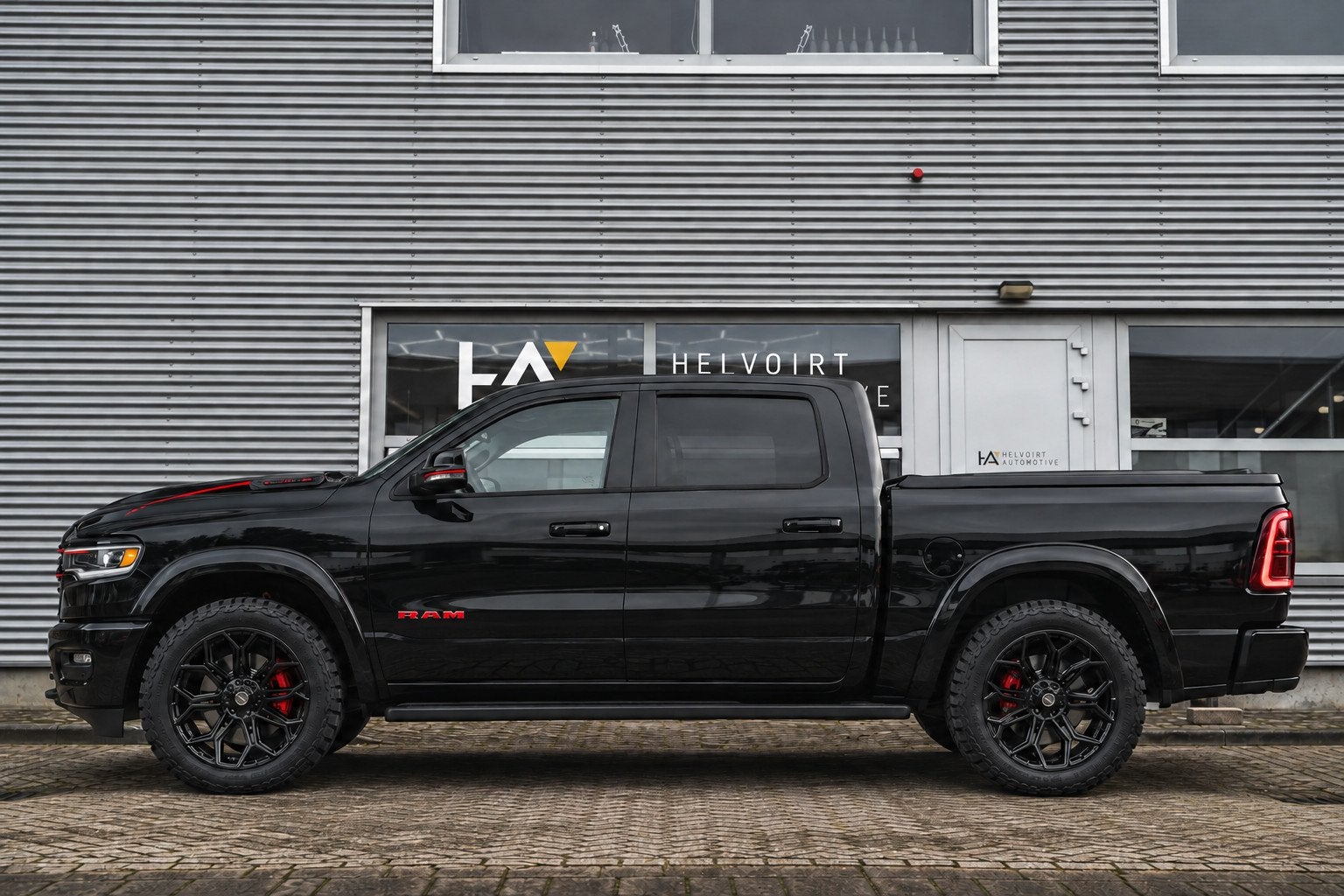 Dodge RAM 1500 Limited Night H.O | 3.0L 540PK | BPM-vrij! |, Auto's, Dealer onderhouden, Gebruikt, 2993 cc, Zwart