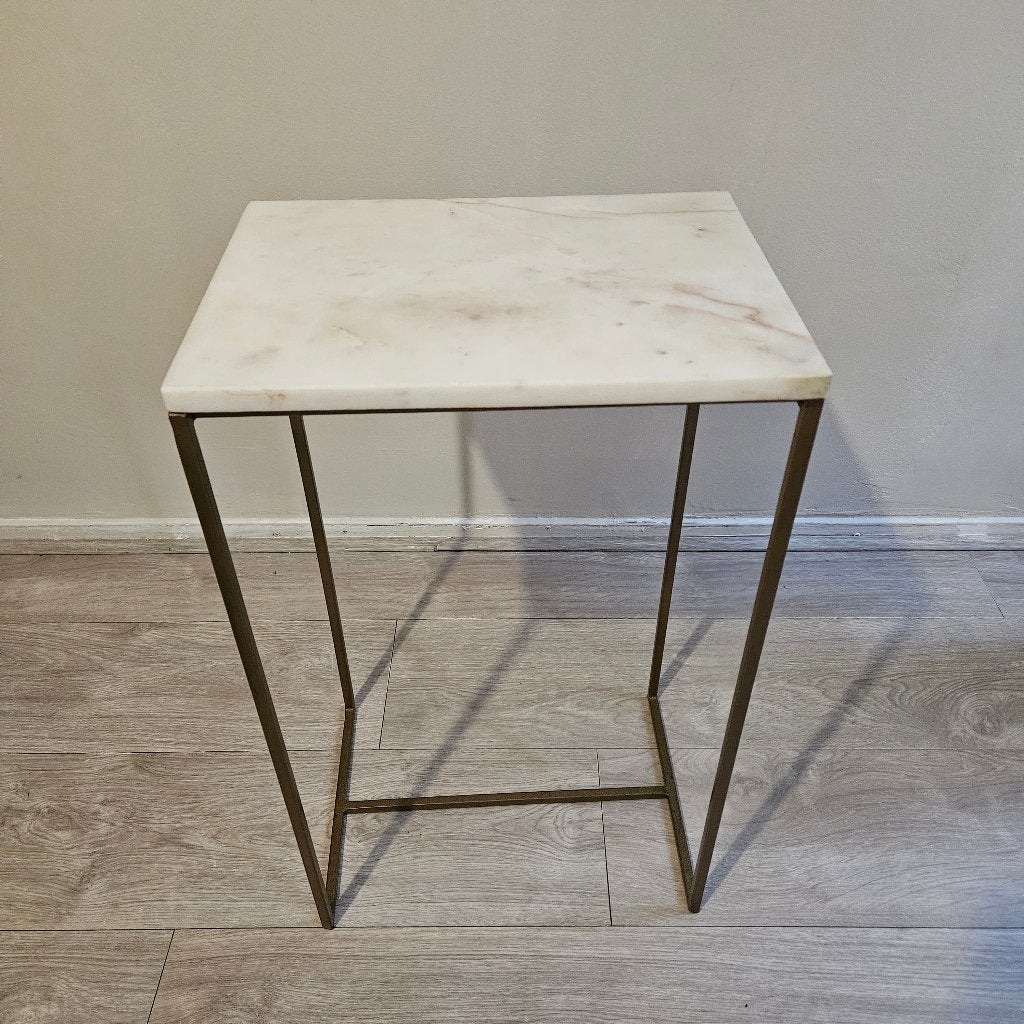 Rivièra Maison bijzettafel – Echt marmer (goud/brons frame), 45 tot 60 cm, Overige materialen, Minder dan 55 cm, Ophalen of Verzenden