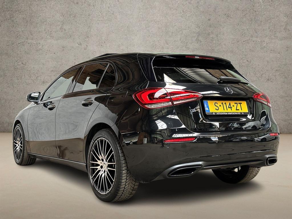 Mercedes-Benz A-Klasse 200 AMG Sport 163Pk Automaat (SCHUIFD, Auto's, Mercedes-Benz, 12 maanden, Gebruikt, 4 cilinders, Leder