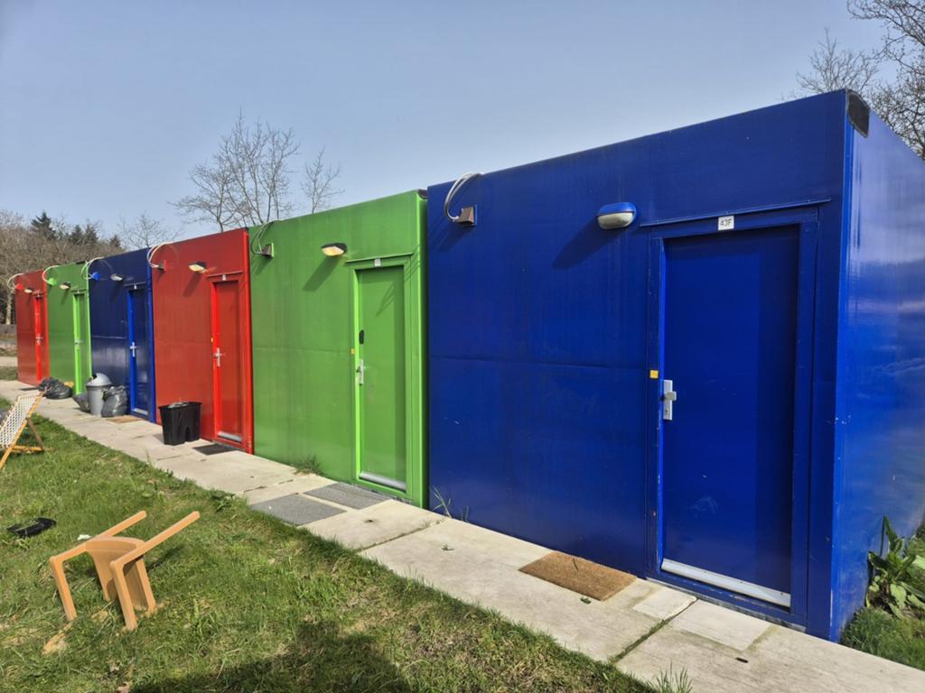 16st tiny house / capsule woning / woonunit / studentenhuis, Ophalen, Gebruikt, Garagedeur, 120 cm of meer