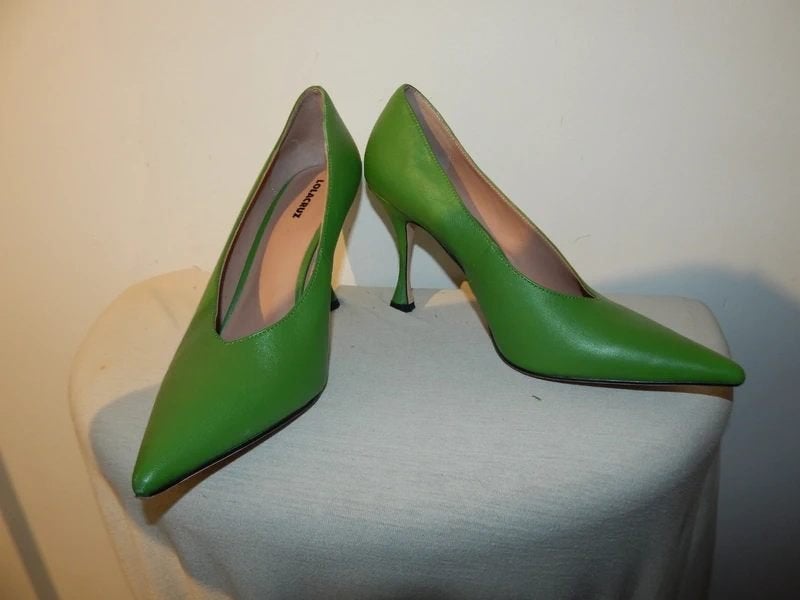 Lola Cruz pumps appeltjes groen aparte hak Als Nieuw 40, Kleding | Dames, Pumps, Verzenden, Zo goed als nieuw, Groen