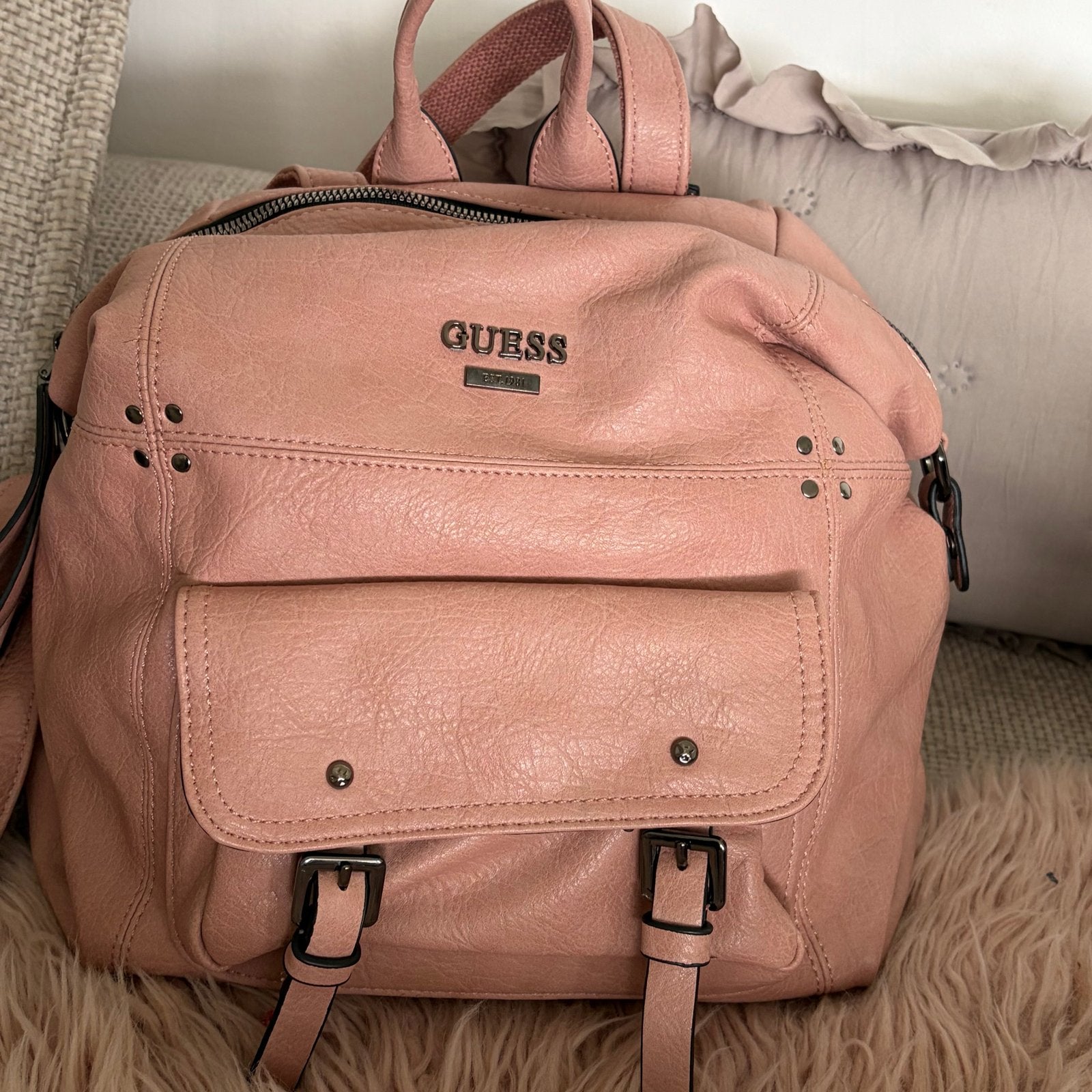 Guess rugtas zo goed als nieuw, Overige merken, 25 tot 40 cm, Ophalen of Verzenden, Zo goed als nieuw