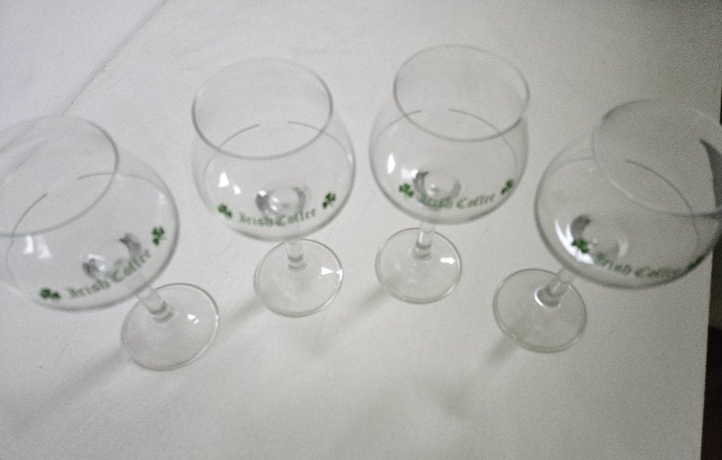 Vintage Irish Coffee glazen op voet zgan, 4x slank model, Verzamelen, Glas en Borrelglaasjes, Ophalen of Verzenden, Zo goed als nieuw