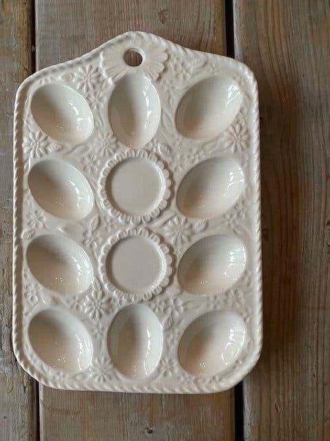 Vintage eierschaal / schaal voor eieren. Wit porselein., Ophalen