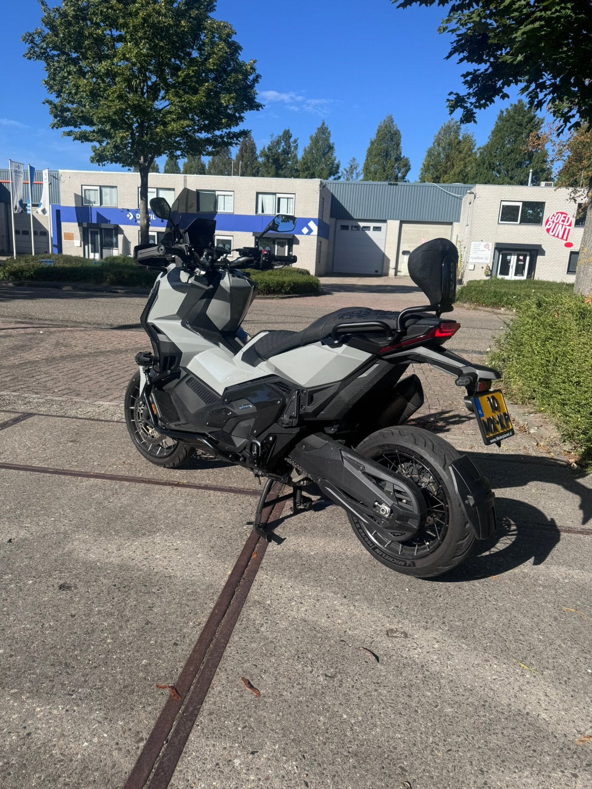 Foto 4 van Honda X-ADV 750| 2023 | Akrapovic | Vol opties | Nardo Grey