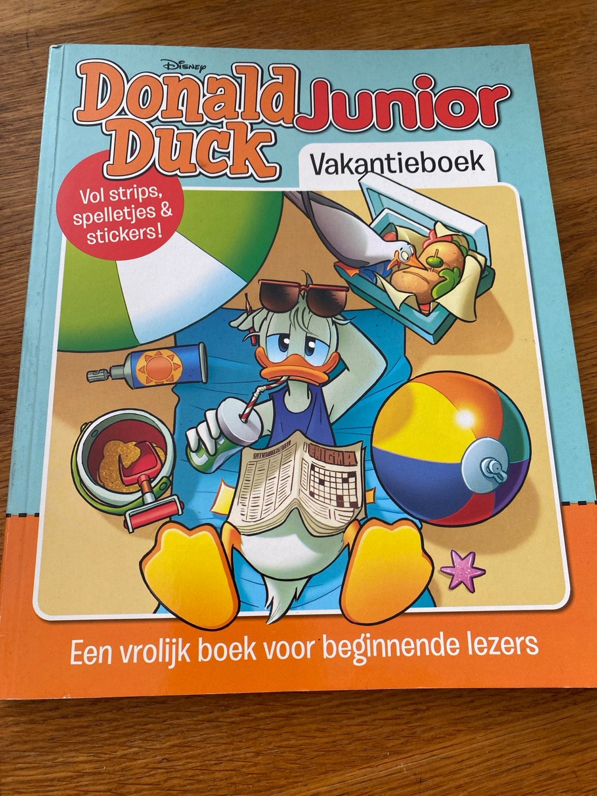 Donald Junior Duck Vakantieboek - Strips, spelletjes & stick, Boeken, Ophalen of Verzenden, Zo goed als nieuw, Fictie algemeen