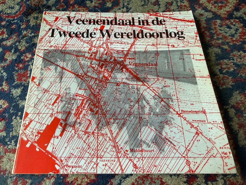 Veenendaal in de Tweede Wereldoorlog, Jan Hoedeman, Boeken, Oorlog en Militair, Tweede Wereldoorlog, Ophalen of Verzenden, Zo goed als nieuw
