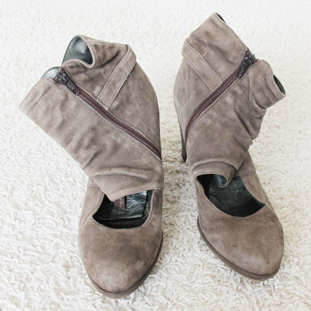Suede Roberto d’Angelo Pumps (Maat 40) s14 € 65,-, Pumps, Beige, Zo goed als nieuw, Roberto d’Angelo