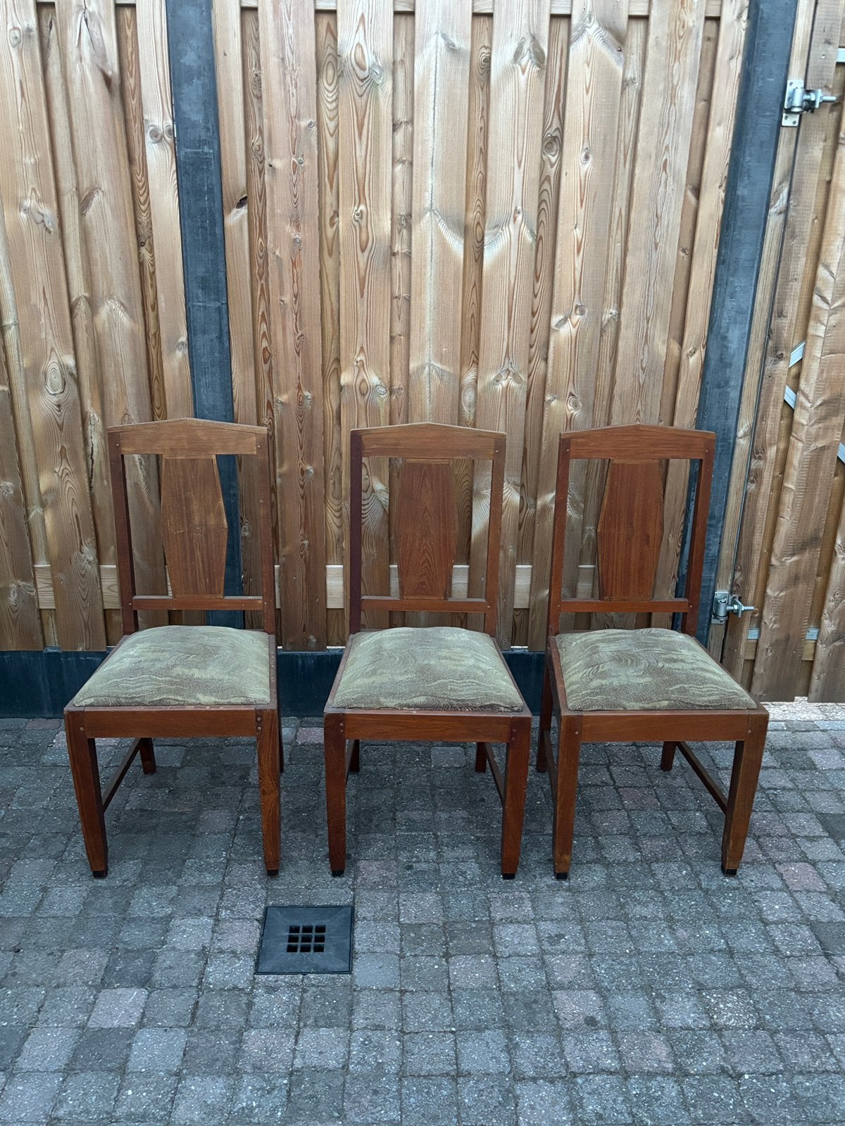 Antieke stoelen, opknappers, Ophalen