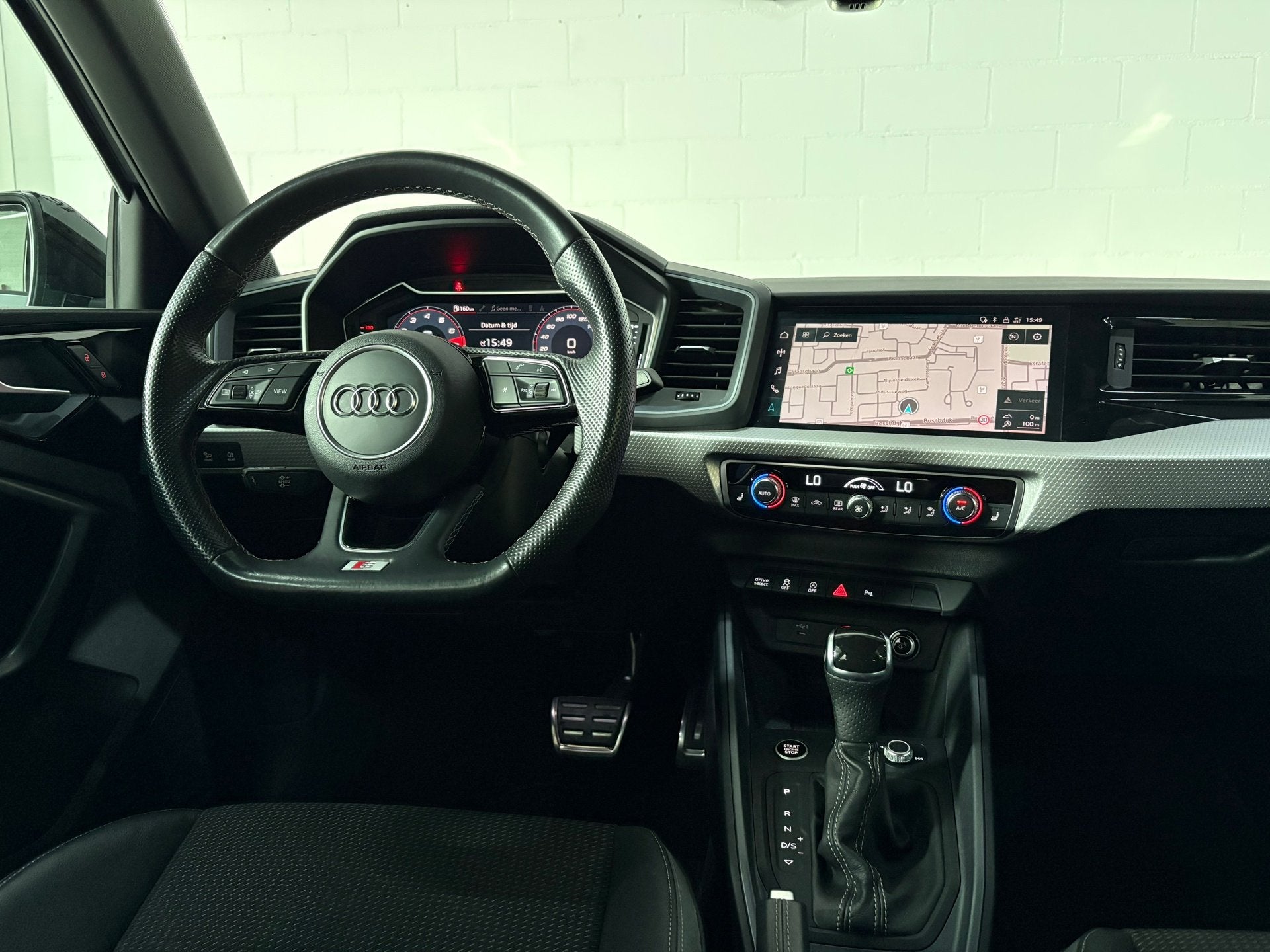 Audi A1 citycarver 30 TFSI epic S-Line Automaat, Applecarpla, Leder en Stof, 49 €/maand, Bedrijf, 3 cilinders