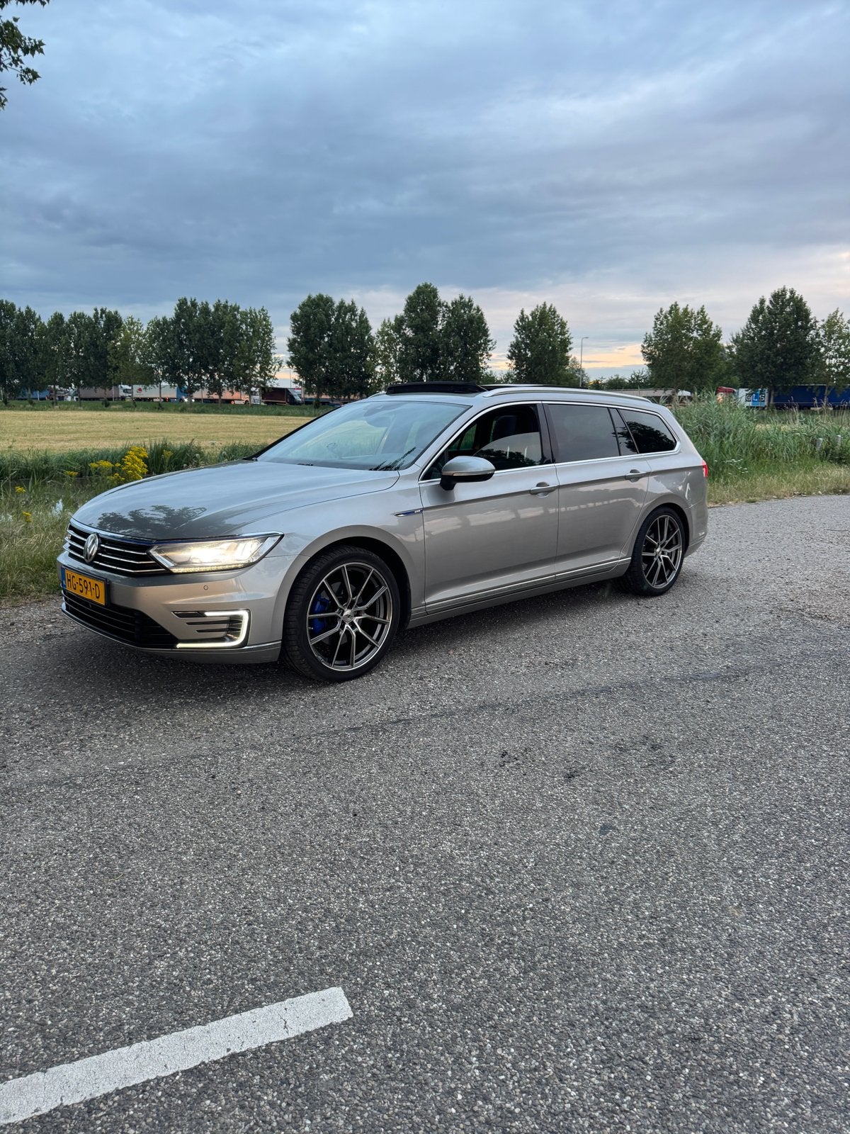 Volkswagen Passat GTE High line Volledige optie camera 360, 1600 kg, 93 €/maand, Te koop, 750 kg