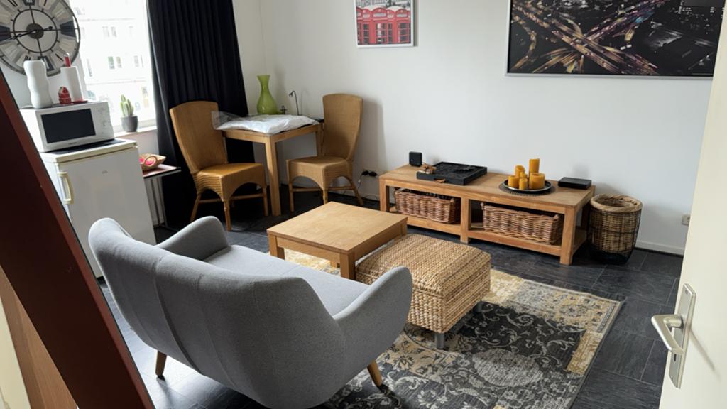 KAMER TE HUUR IN HOUTEN…
