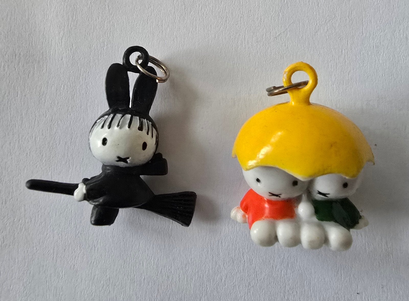 Vintage Nijntje sleutelhangers - Heks en onder paraplu, Ophalen of Verzenden, Gebruikt, Knuffel of Figuurtje