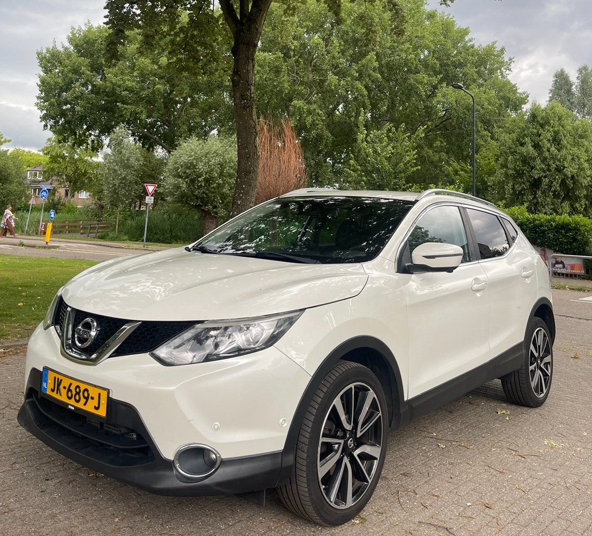 Nissan Qashqai 1.2 Dig-t 85KW 2WD CVT 2016 Wit, Auto's, Nissan, Automaat, 680 kg, 4 cilinders, Wit