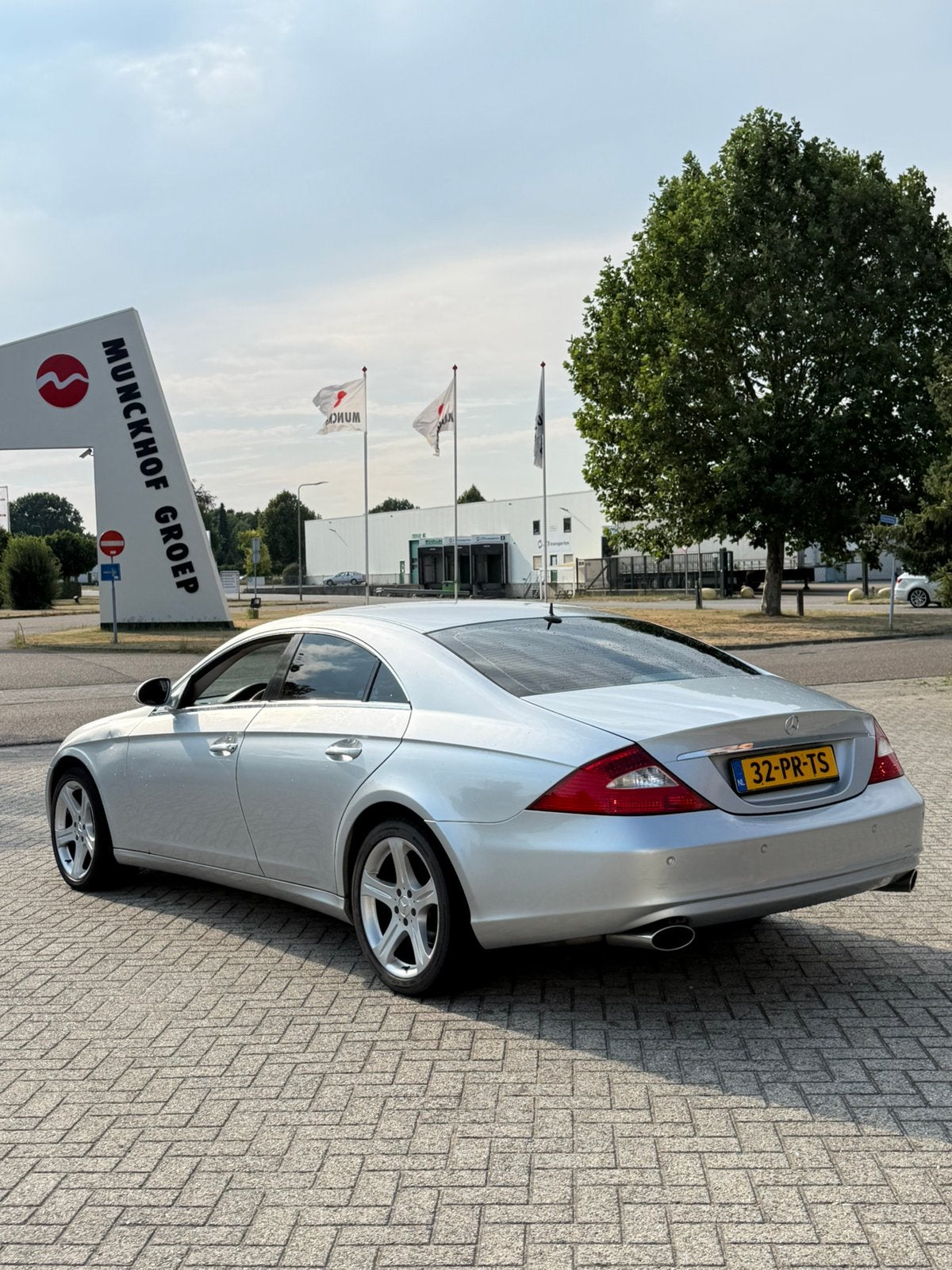 Mercedes-Benz CLS 5.0 Cls500 AUT 2004 Grijs, Auto's, Automaat, Achterwielaandrijving, 8 cilinders, 4 stoelen