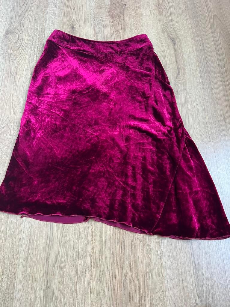 Mattie couture wijnroze fluweel vervet velours rokje 40, Kleding | Dames, Overige kleuren, Ophalen of Verzenden, Zo goed als nieuw