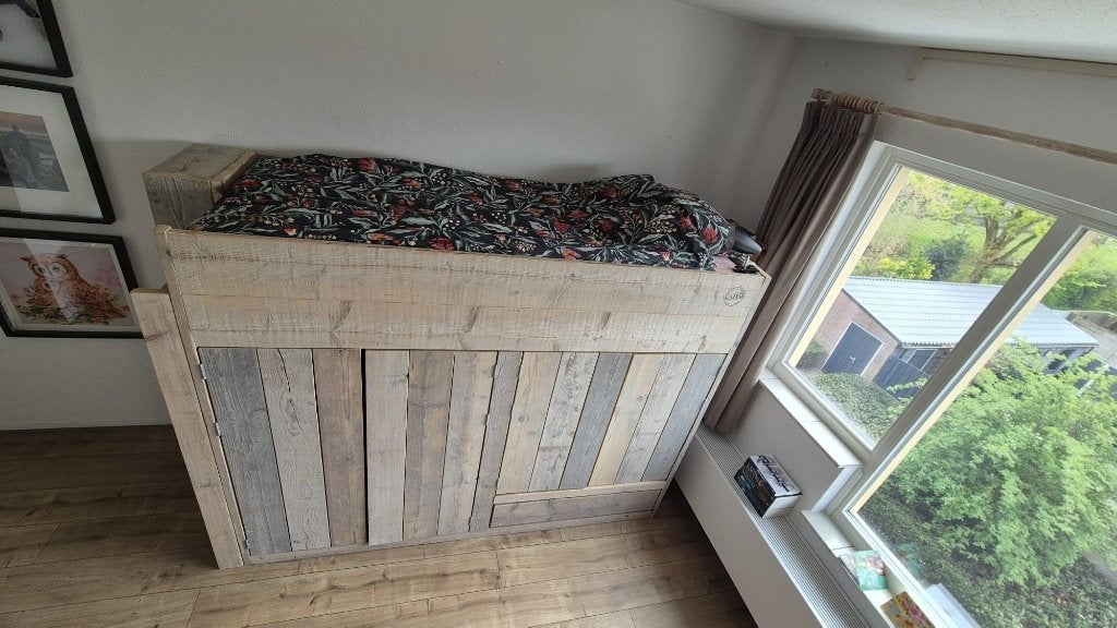 Hoogslaper steigerhout met kast + Auping bodem, Ophalen, Gebruikt, Eenpersoons, 160 tot 180 cm