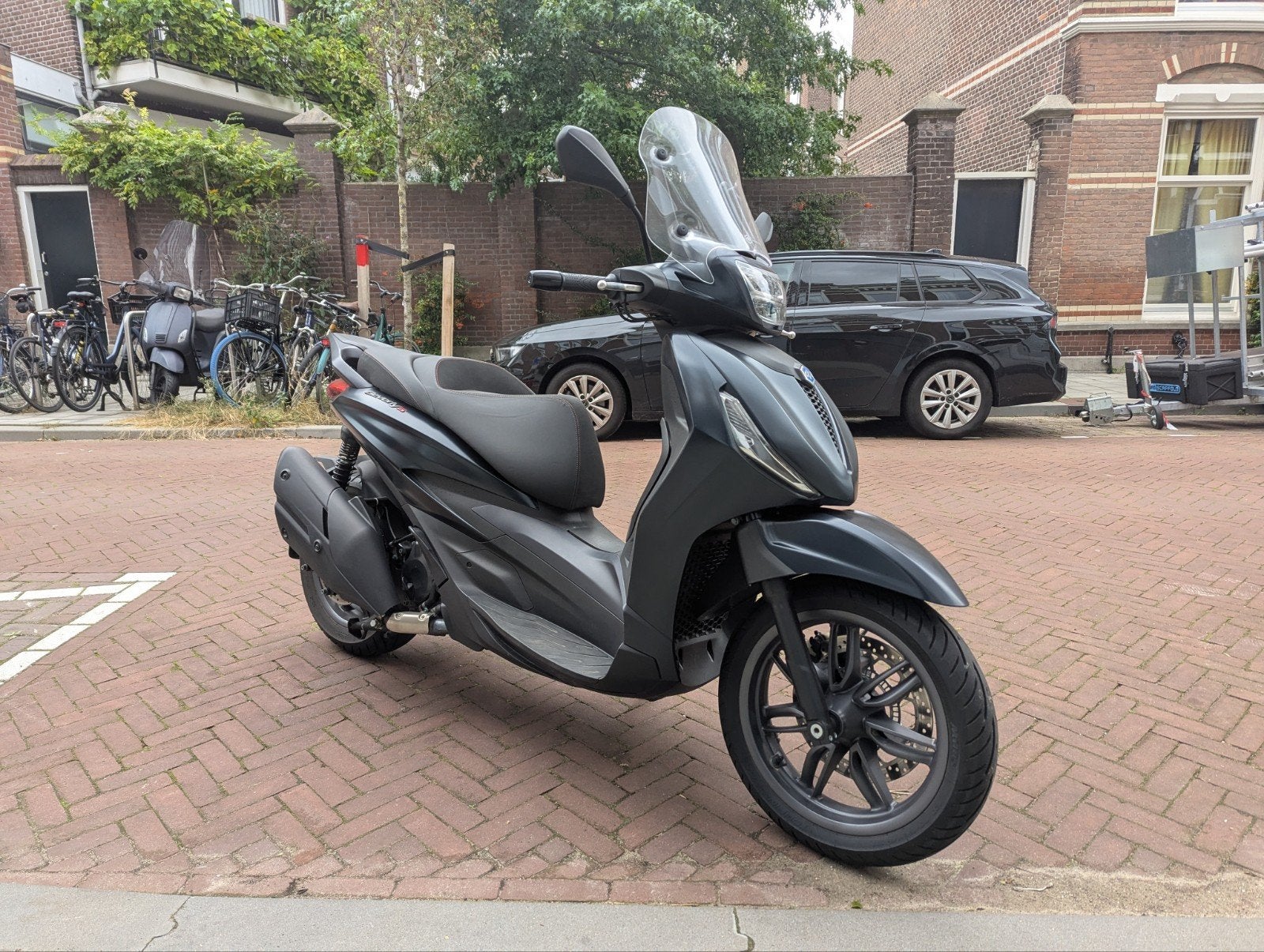 Piaggio Beverly 400 HPE S NIEUWSTAAT 4700KM, Ophalen, Zo goed als nieuw, Benzine, Overige modellen