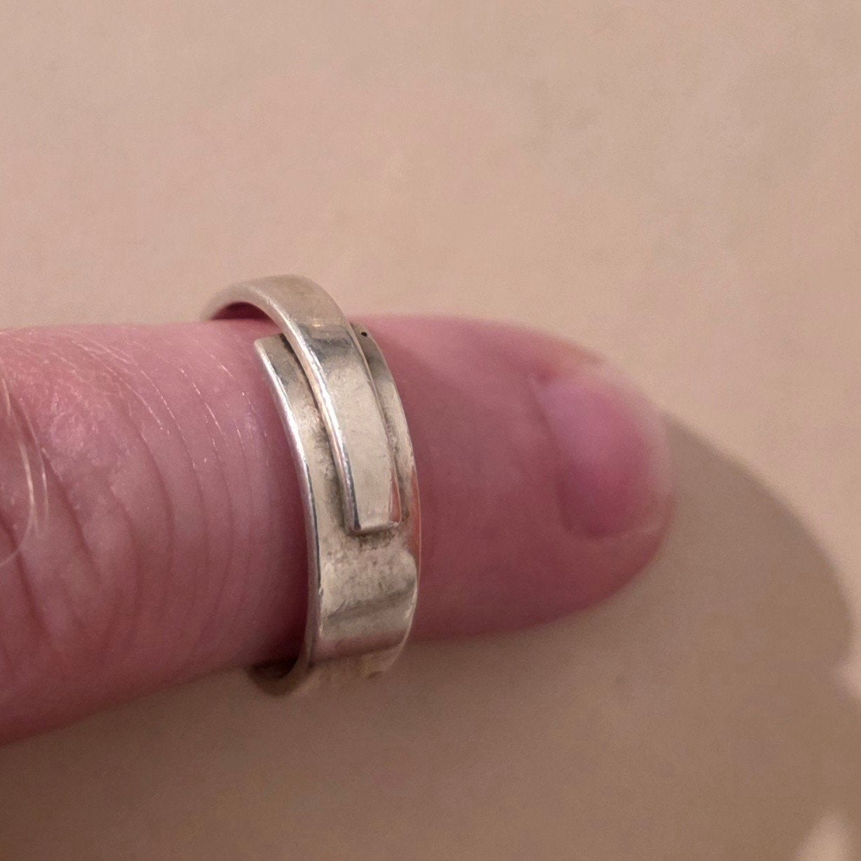 Zilveren design ring van NOL (Nederlandse design zilversmid), Verzenden, Zo goed als nieuw, Dame, Zilver