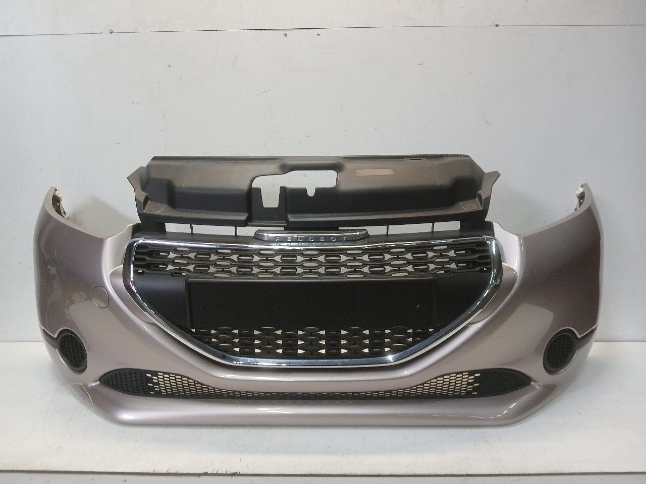 Bumper voor Peugeot 208, Auto-onderdelen, Onderdelen@venauto.nl, Van der Ven Autorecycling B.V., Gebruikt, Ettenseweg 76, 4706 PB Roosendaal, The Netherlands