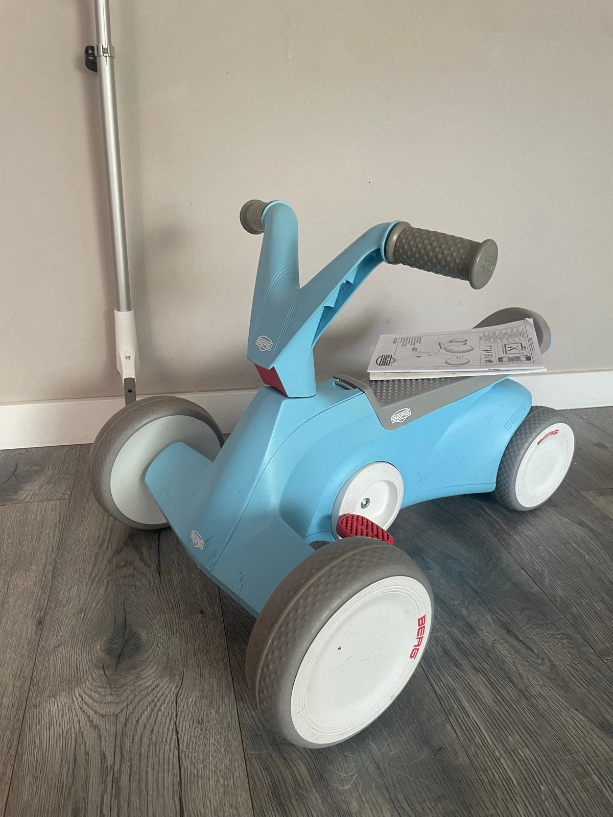 Berg loopfiets blauw met duwstang, Ophalen, Zo goed als nieuw, Loopfiets