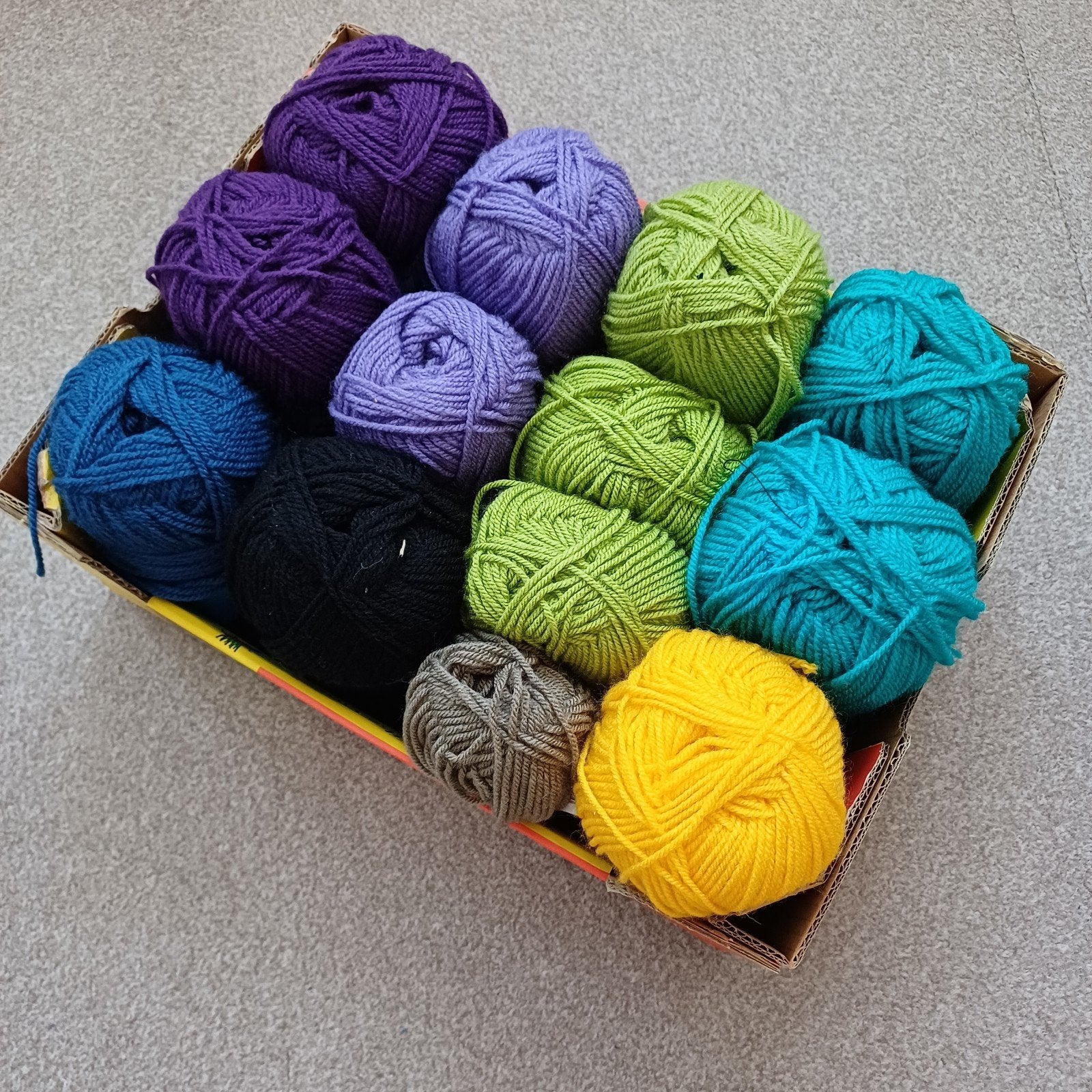 Kistje vol brei en haakgaren, Hobby en Vrije tijd, Breien en Haken, Ophalen of Verzenden, Breien of Haken, Wol of Garen