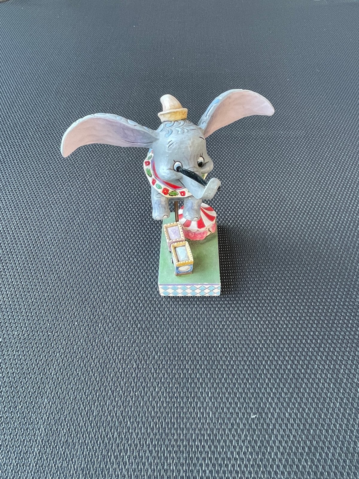 Disney Dumbo beeldje - Jim Shore - Linker oor gelijmd, Ophalen of Verzenden, Gebruikt, Beeldje of Figuurtje