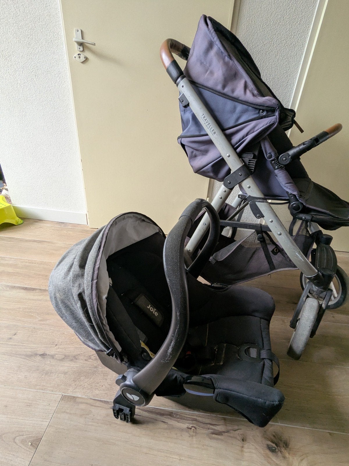 Traveller by Mutsy met Joie maxicosi en buggy in 1, Kinderen en Baby's, Kinderwagens en Combinaties, Ophalen, Gebruikt, Mutsy