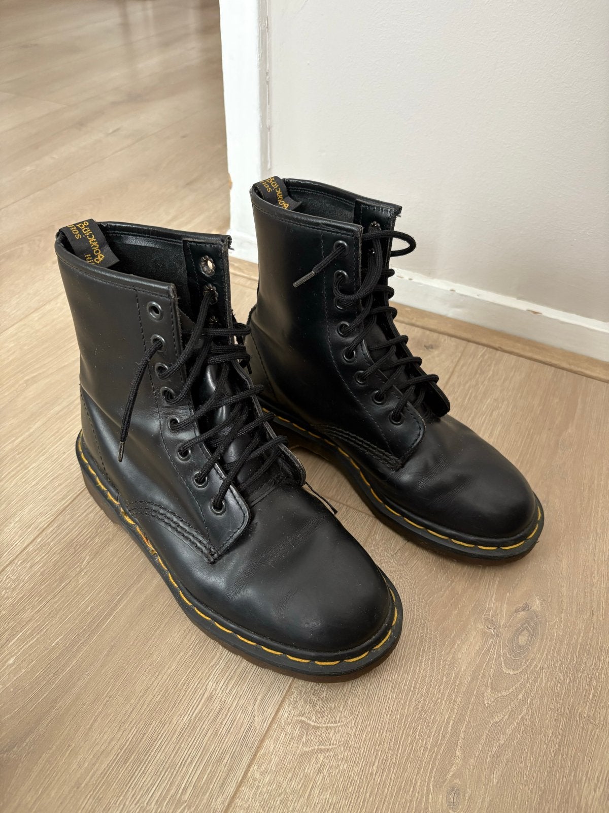 Dr. Martens Leer Laarzen Zwart maat 37, Zwart, Lage of Enkellaarzen, Ophalen of Verzenden, Gedragen