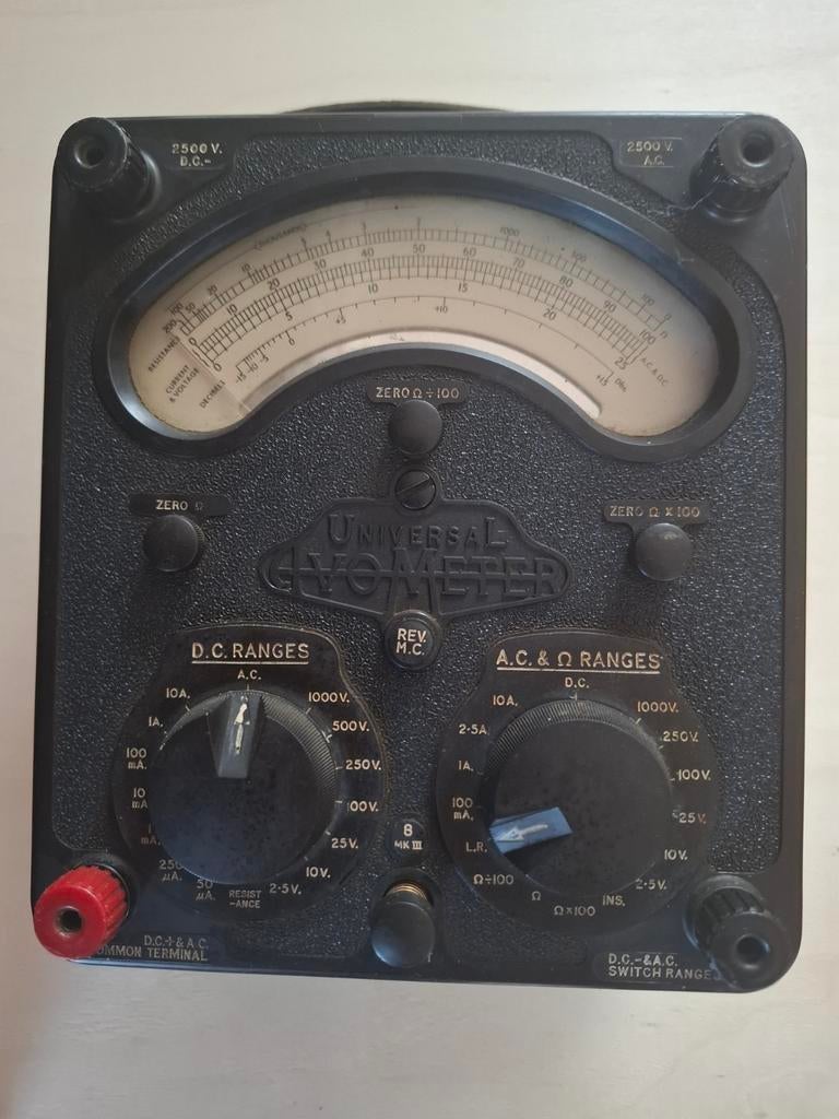 Vintage Universal AVO meter Model 8 MK III, Doe-het-zelf en Verbouw, Meetapparatuur, Ophalen of Verzenden