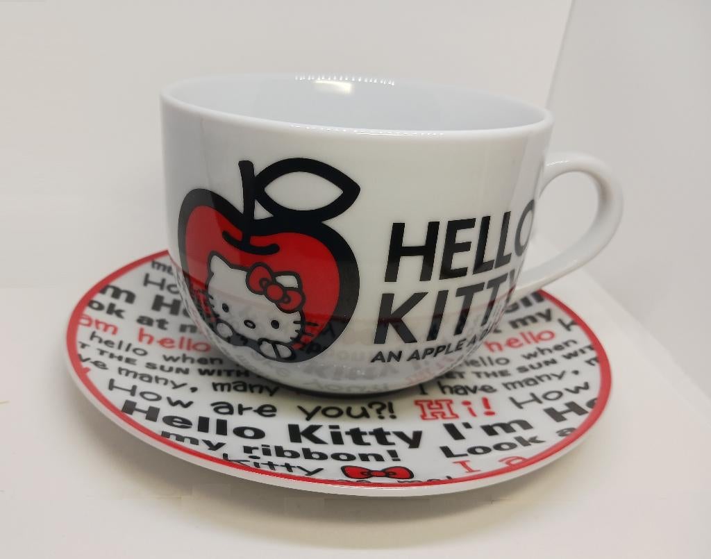 Hello Kitty SANRIO Kop en schotel - Porcelana Tognana Italy, Huis en Inrichting, Keuken | Servies, Ophalen of Verzenden, Zo goed als nieuw