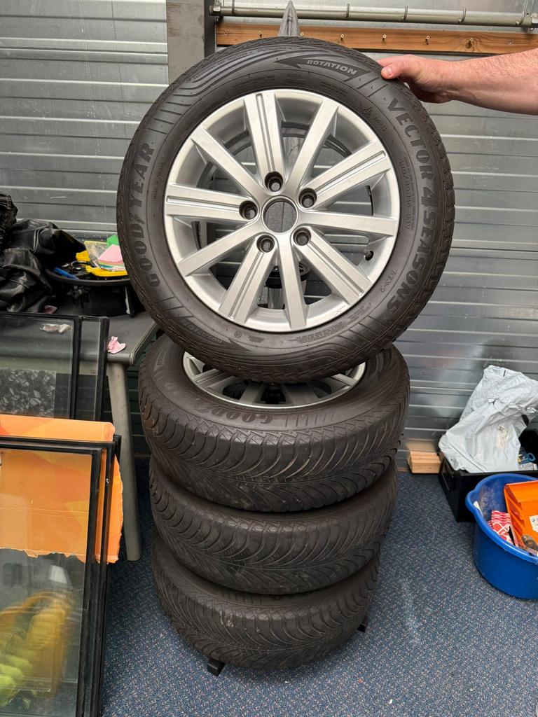 Goodyear all-seasons 4 banden met velg 15” VW, Skoda, Seat, Auto-onderdelen, Banden en Velgen, Ophalen, Gebruikt, 15 inch, Banden en Velgen