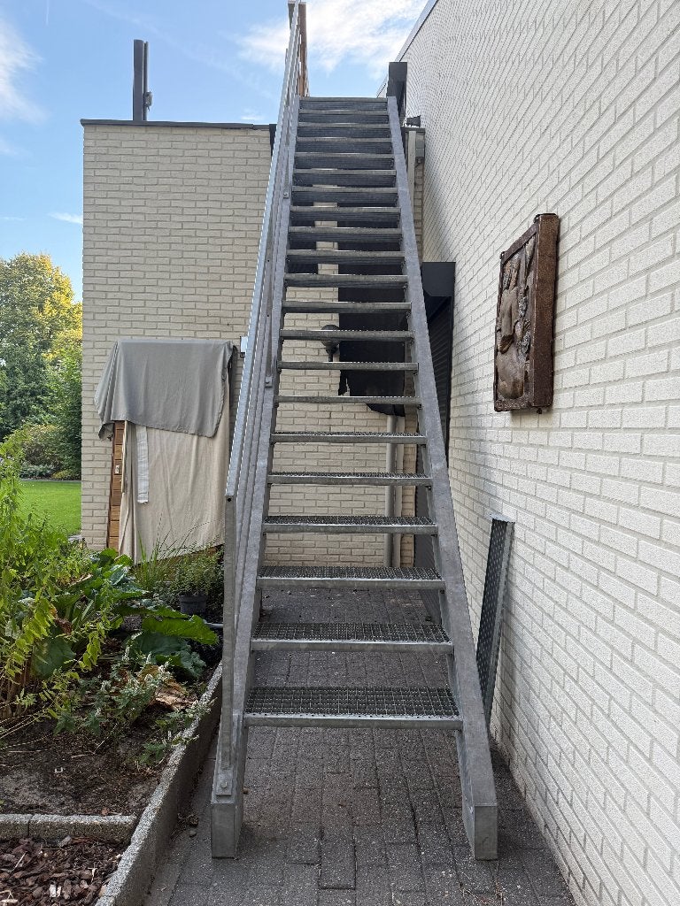 steektrap gegalvaniseerd staal, Doe-het-zelf en Verbouw, Ophalen, Zo goed als nieuw, Trap, 4 meter of meer