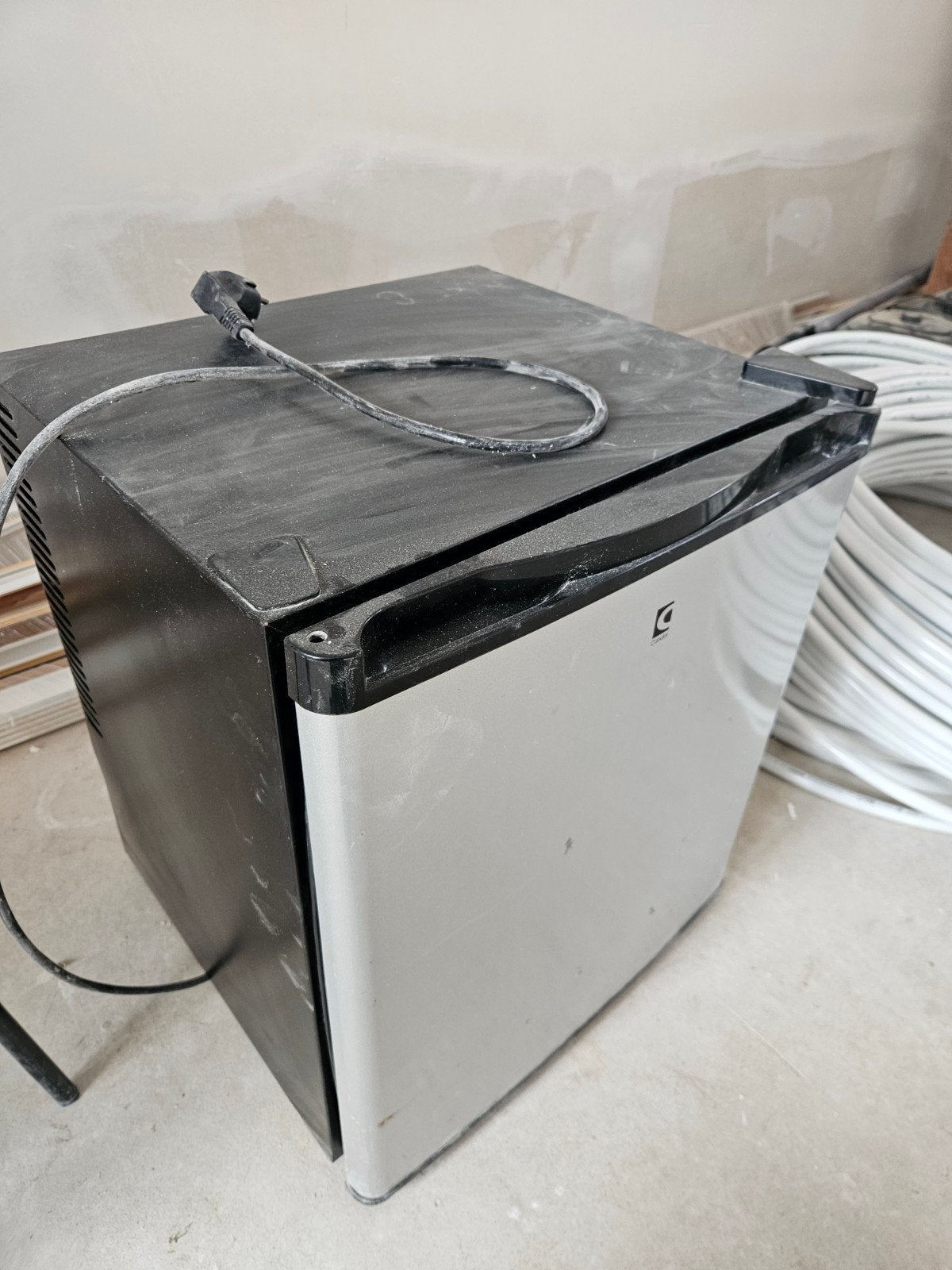 kleine koelkast te koop, Minder dan 75 liter, Ophalen, Zonder vriesvak, Minder dan 85 cm