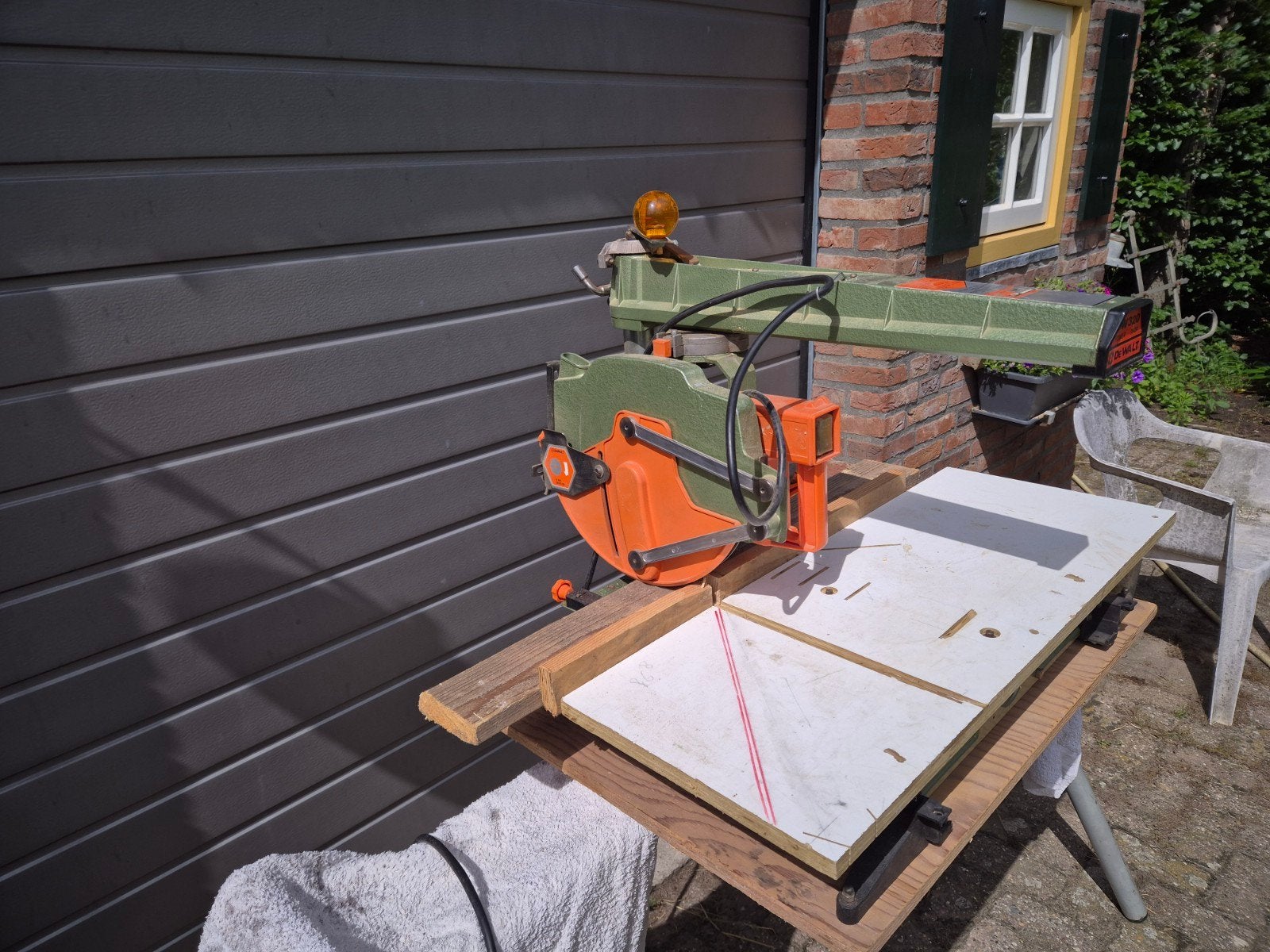 DeWalt DW320 Afkort- en Radiaalzaag met Inklapbare Tafel, Ophalen, Gebruikt, Afkortzaag, DeWalt