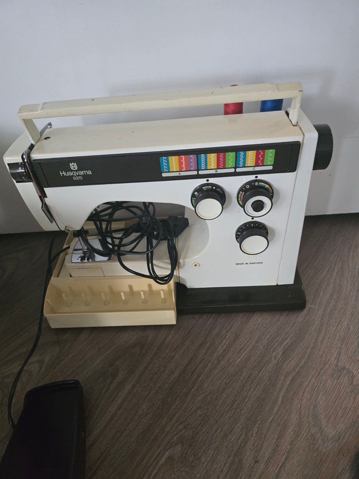 Husqvarna 610 naaimachine - Vintage en functioneel, Hobby en Vrije tijd, Naaimachines en Toebehoren, Ophalen of Verzenden, Gebruikt