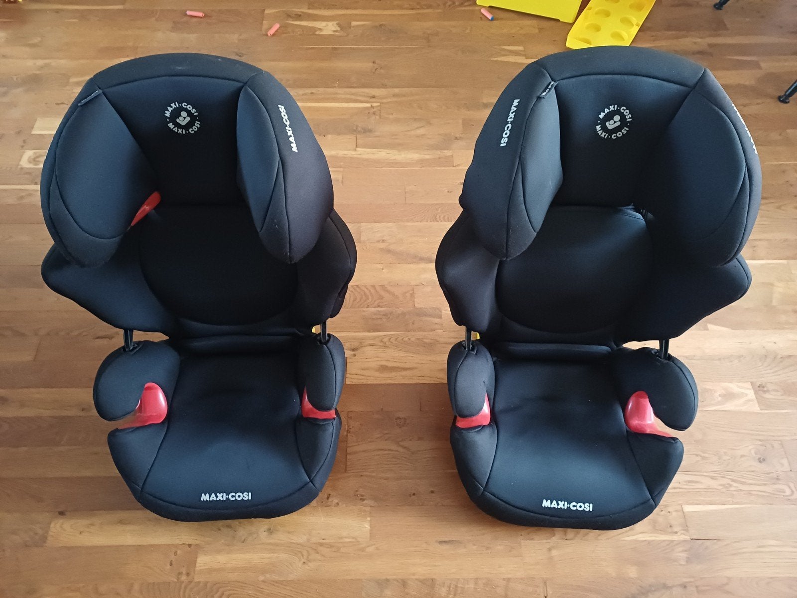 Maxi-Cosi RodiFix autostoel met Isofix (2 stuks), Ophalen, Gebruikt, 15 t/m 36 kg, Zijbescherming