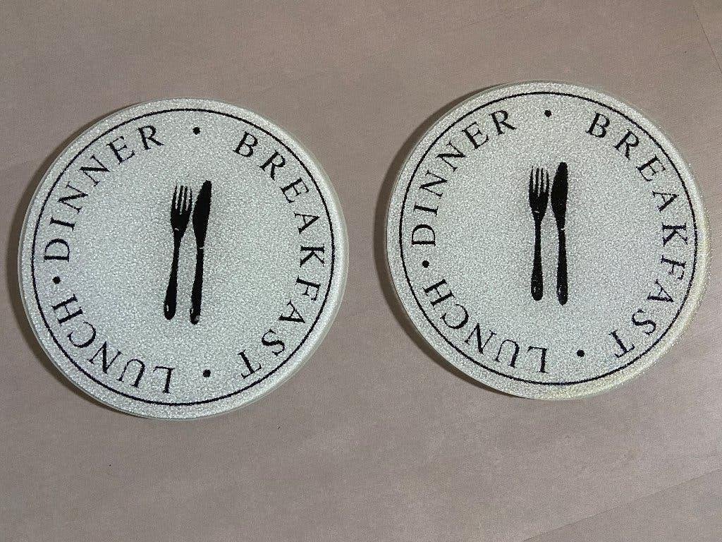 TE KOOP: 2 glazen onderborden, Ophalen