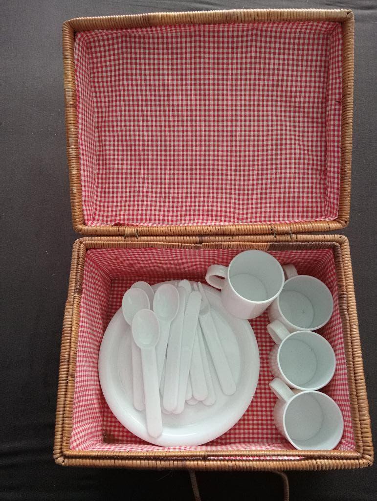 picknick mand met servies, Ophalen, Gebruikt