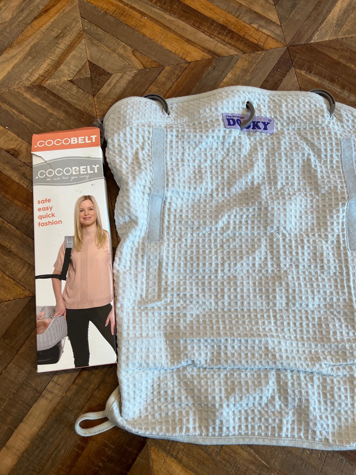 Cocobelt en Dooky: Maxi-Cosi drager en zonnescherm, Ophalen, Zo goed als nieuw