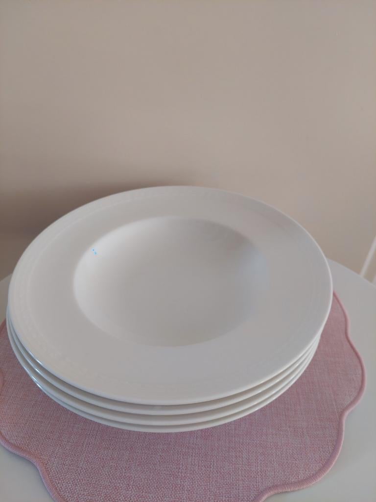 Villeroy&Boch 4 witte soep/pastaborden, Ophalen of Verzenden, Zo goed als nieuw, Porselein, Bord of Schaal