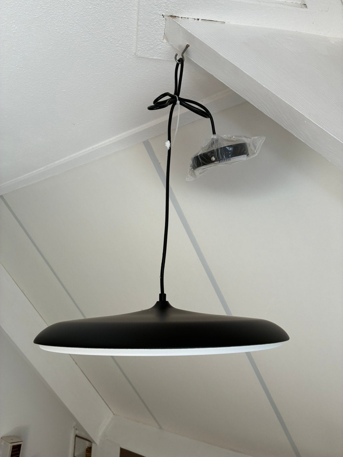 Moderne Zwarte Plafondlamp - Nieuw, Ophalen of Verzenden, Nieuw, Metaal