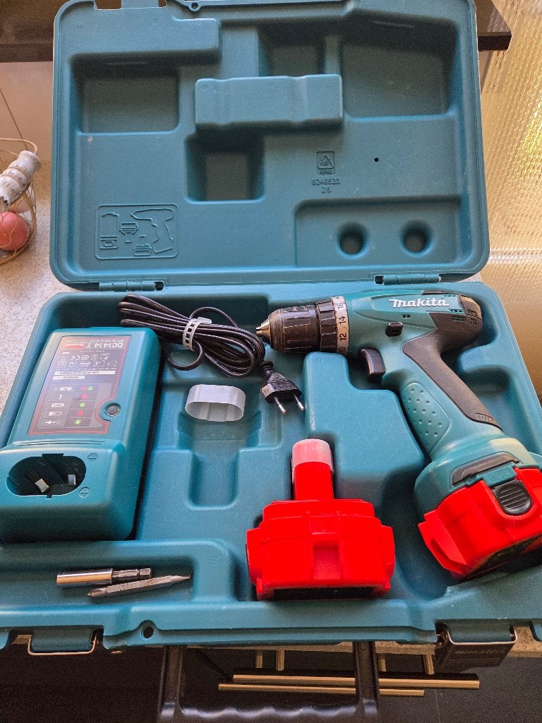 Makita boormachine, Doe-het-zelf en Verbouw, Gereedschap | Boormachines, Ophalen of Verzenden, Zo goed als nieuw, Boor- en Schroefmachine