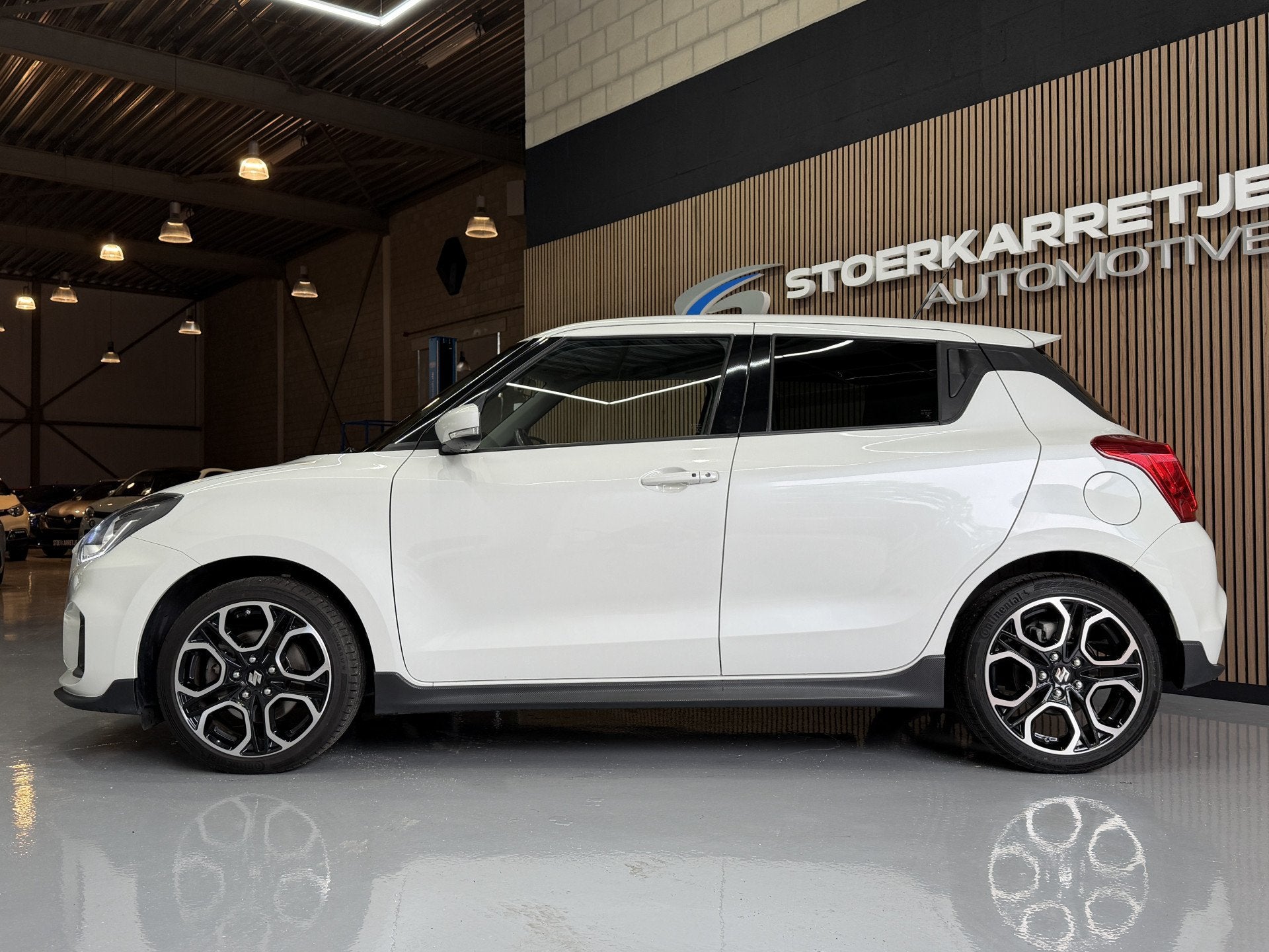 Suzuki Swift 1.4 Sport Smart Hybrid Navi | 17" | Carplay | C, Voorwielaandrijving, Dealer onderhouden, Stof, Gebruikt