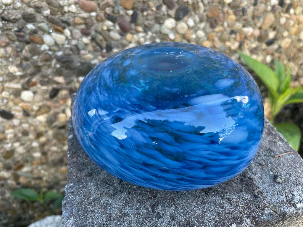 Decoratieve Glazen Bol - Blauw met Witte Spikkels, Ophalen of Verzenden, Zo goed als nieuw