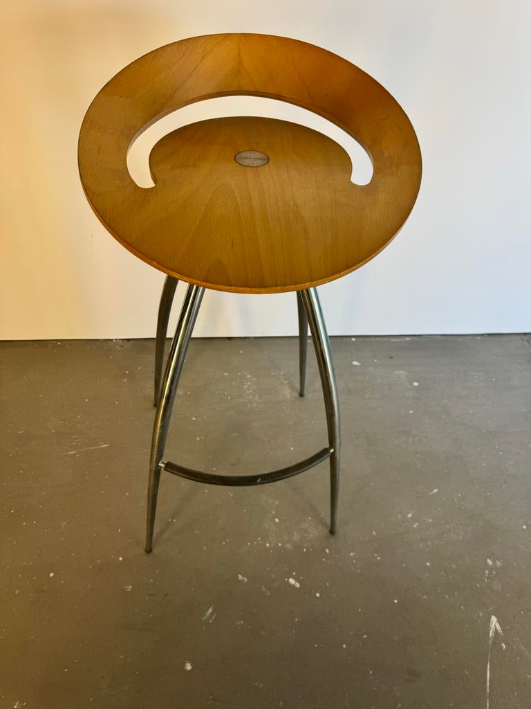 8x Lyra Magis Italiaanse designkrukken - Houten zitting, Huis en Inrichting, Barkrukken, Met voetsteun, Ophalen of Verzenden, 90 cm of meer