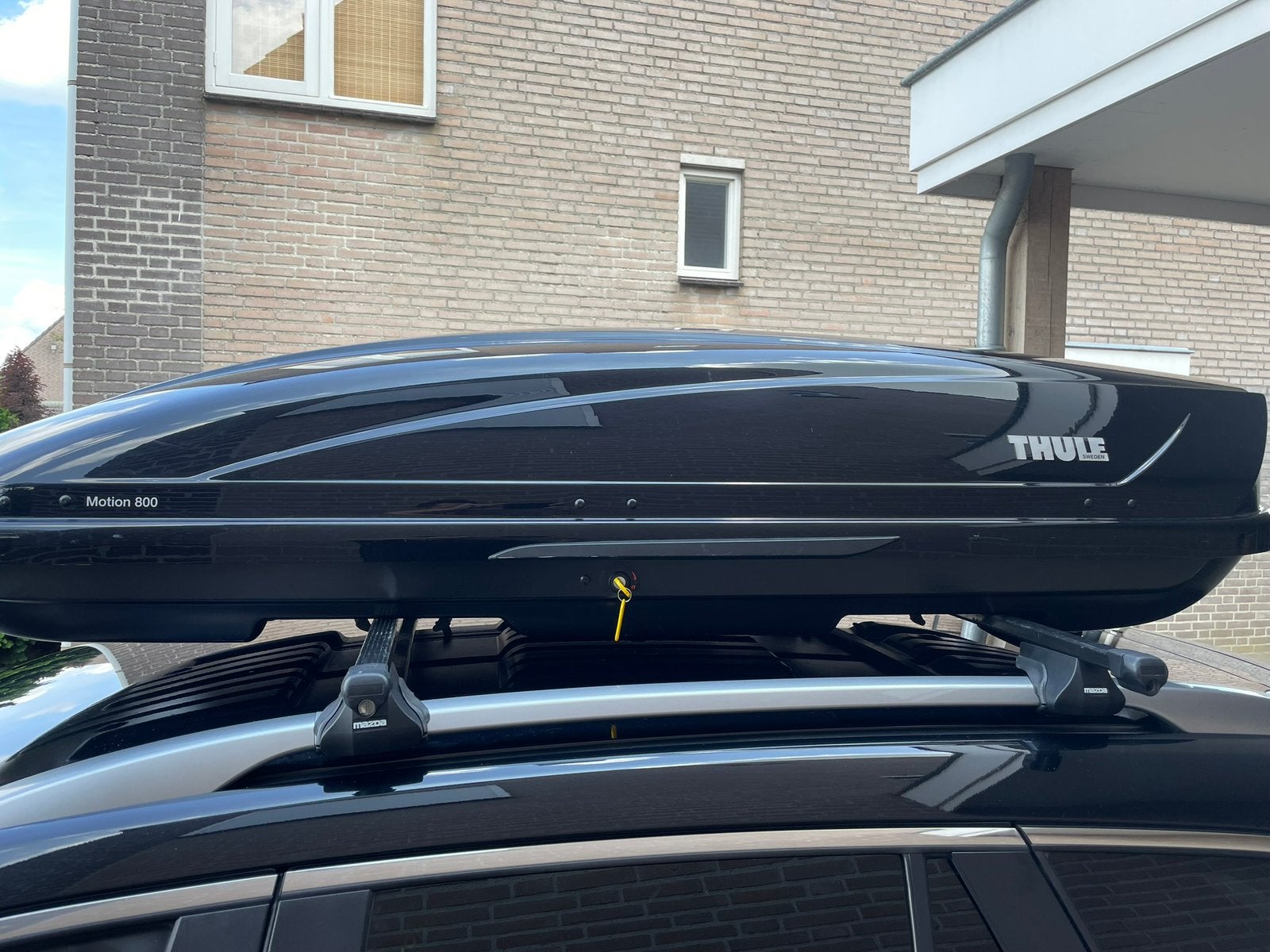 **TE HUUR** Thüle motion 800 black, Ophalen of Verzenden, Zo goed als nieuw